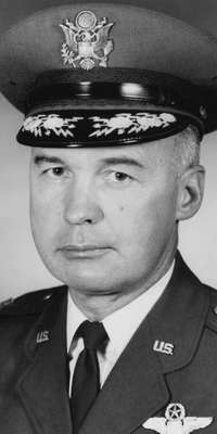 George H. McKee, American air force lieutenant general., dies at age 91